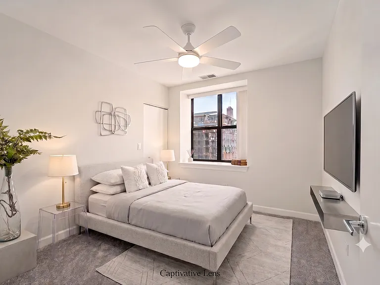 451 W Huron St #1507 — Photo 13