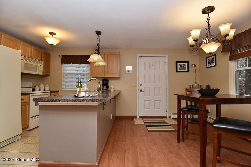 2nd image of 91 Snowberry Road