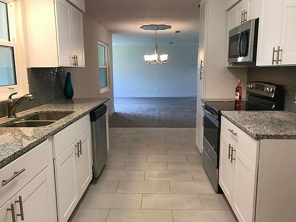 3rd image of 185 Becora Ave