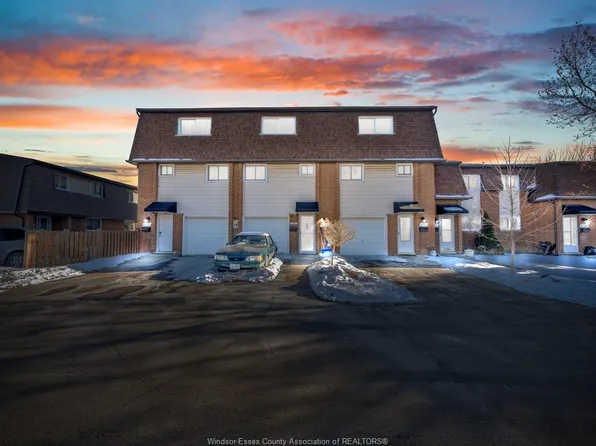 6312 Thornberry Cres, Windsor, ON N8T 3A2