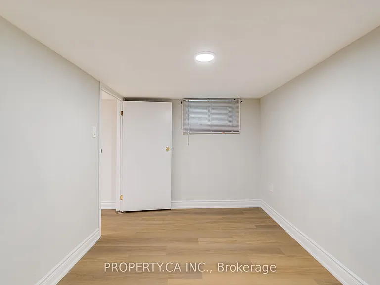 242 Emerson Ave #BASEMENT — Photo 24
