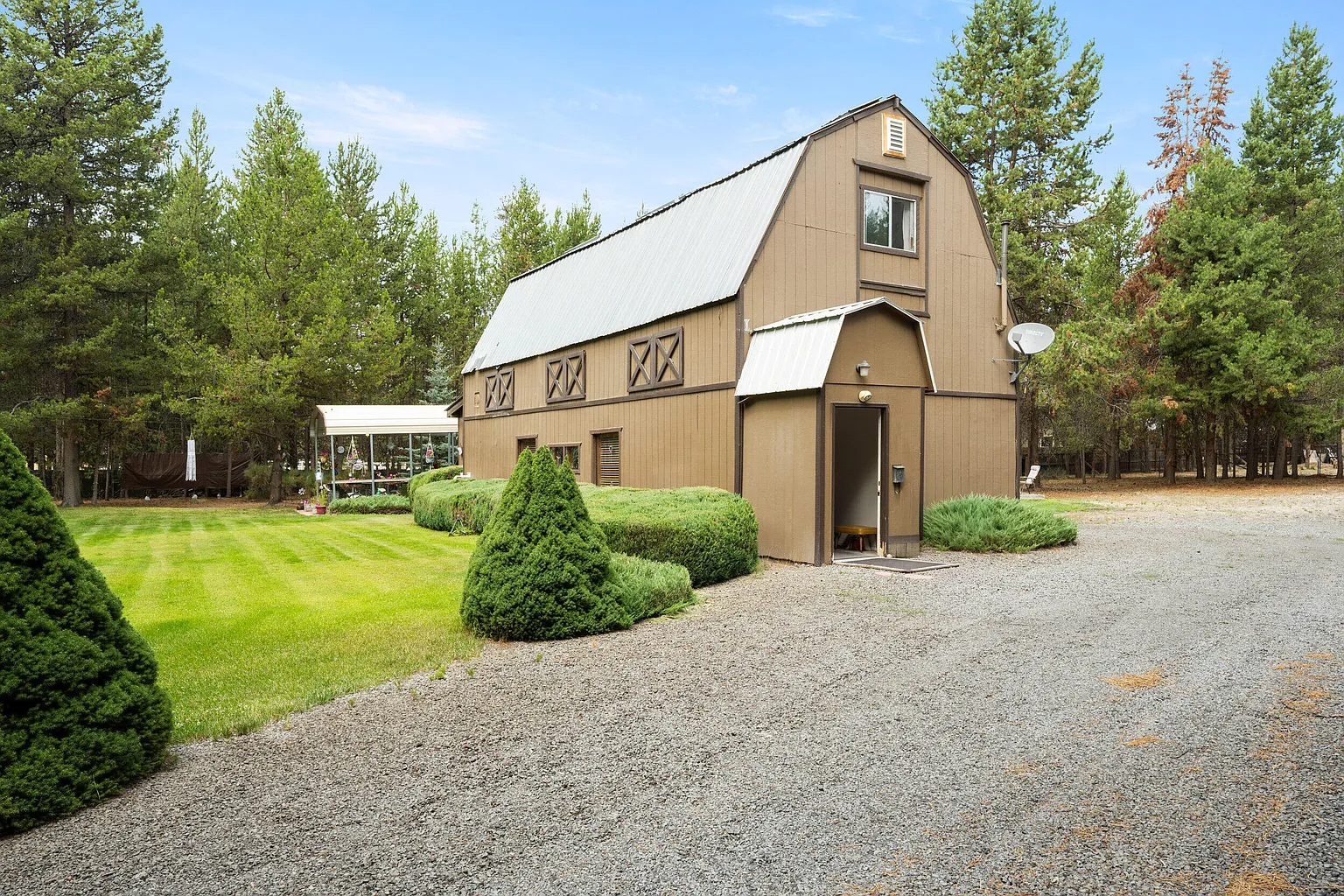 16034 Cascade Ln photo 1