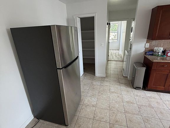 3rd image of 6909 Luther Rd #2A