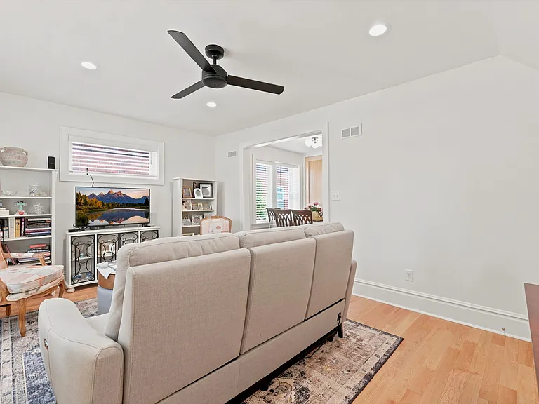 7520 Ethel Ave #1F — Photo 3