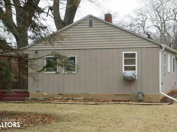 927 Emmett St, Burlington, IA 52601