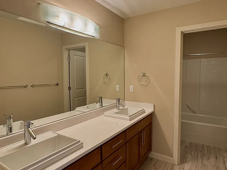 5726 Solana Ln NE — Photo 27