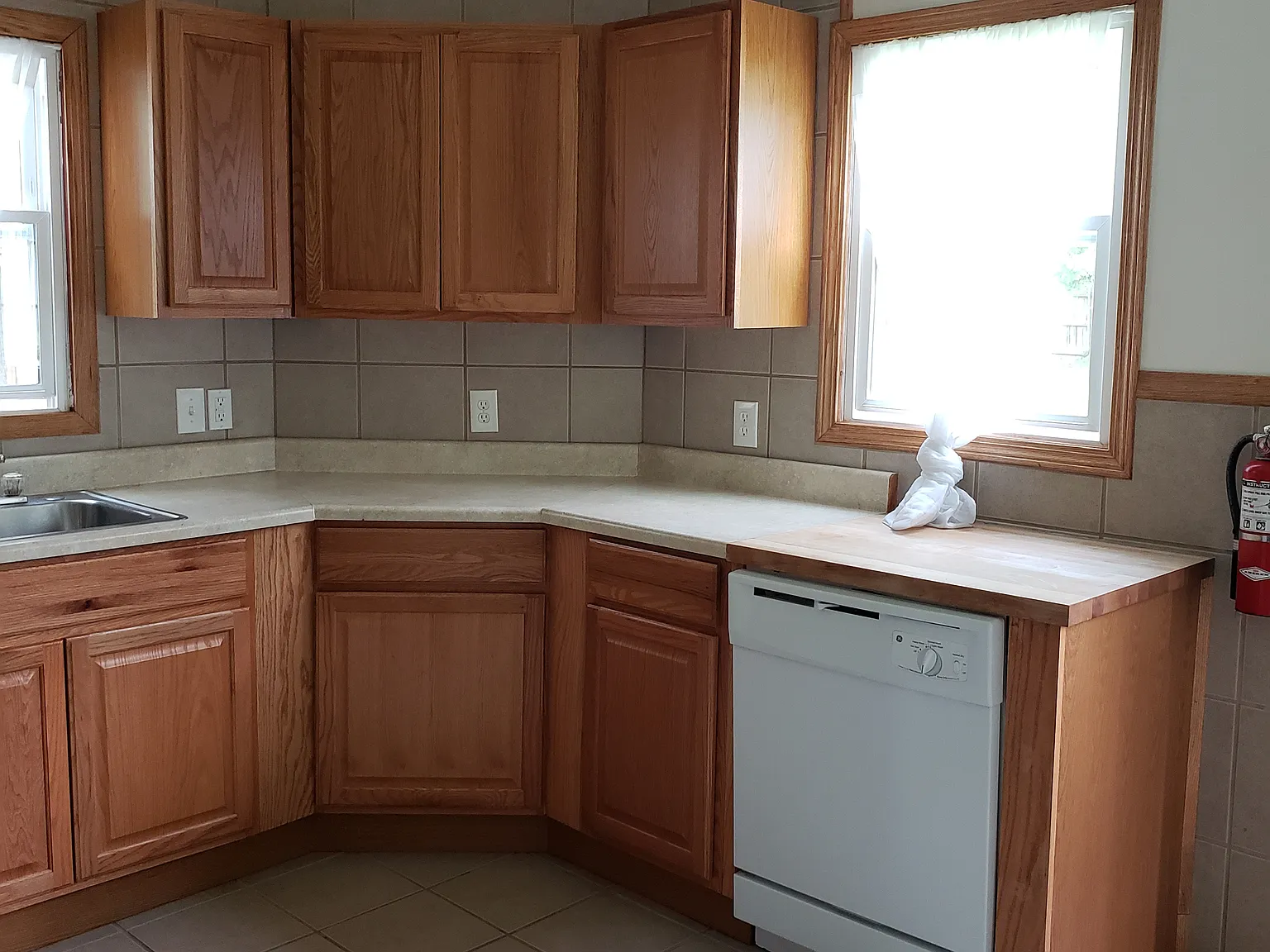 3 bed, 700 sqft, $3,350 — Photo 3