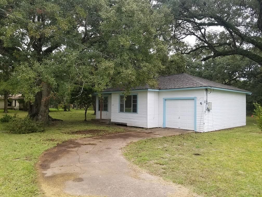 519 Stratton Ridge Rd, Clute, TX 77531 | Zillow