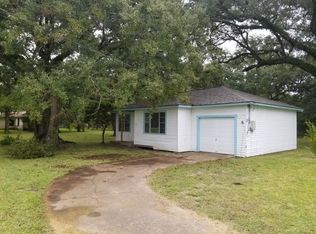 519 Stratton Ridge Rd, Clute, TX 77531