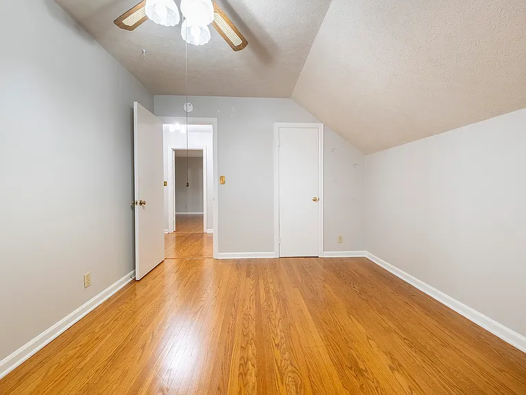Bedroom #4 (2nd floor)