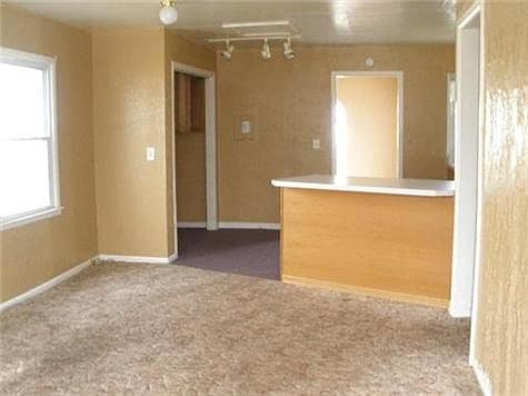 4th image of 601 N Rogers St
