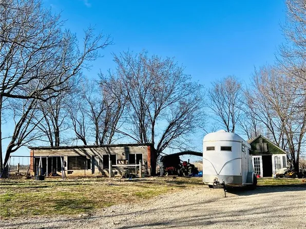 29856 Crescent Hill Rd, Paola, KS 66071