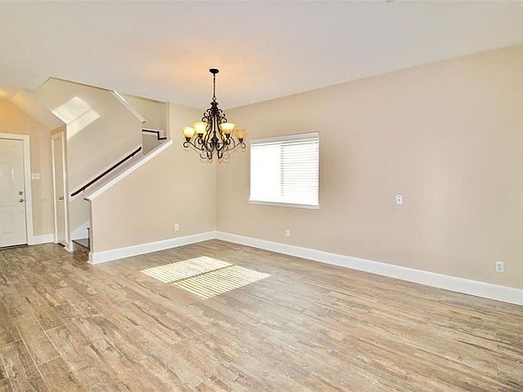 4th image of 10631 Cobblecreek Way