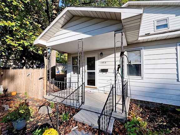 3rd image of 1454 Monument St