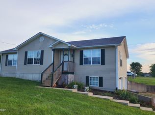 75 Sunny Meadows Dr, Vine Grove, KY 40175