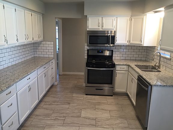 5th image of 903 W Bells Blvd