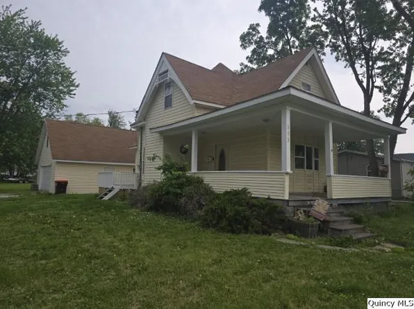 303 N Washington St, Carthage, IL 62321
