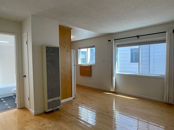 2nd image of 2847 Folsom St #2