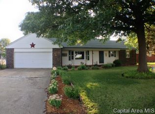 1213 N 4th St, Pawnee, IL 62558