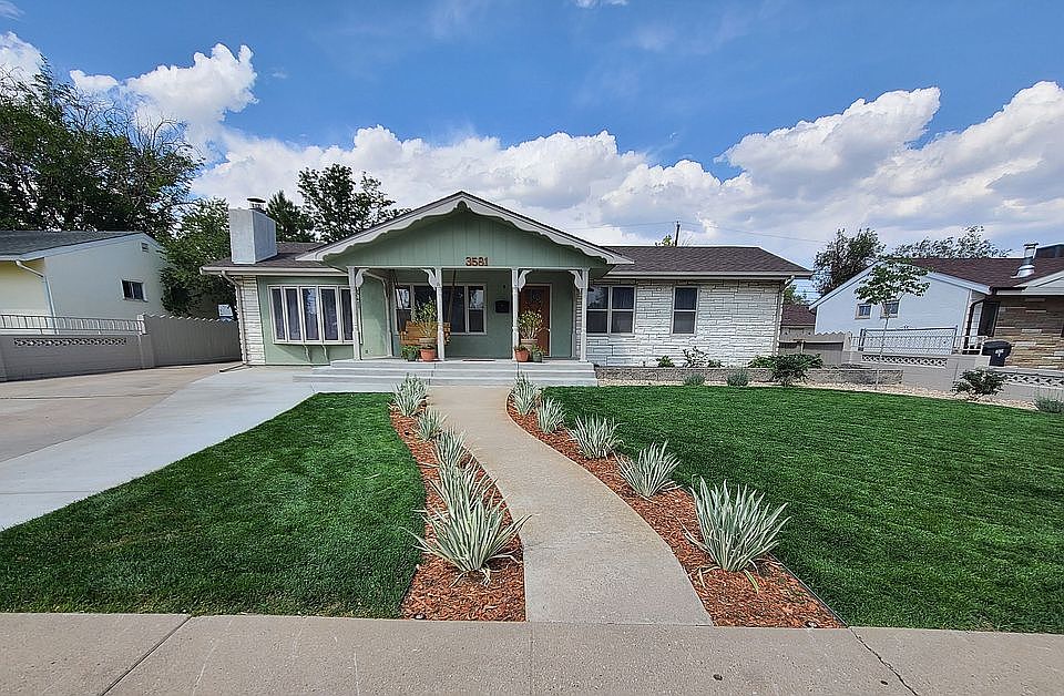 Front yard/driveway