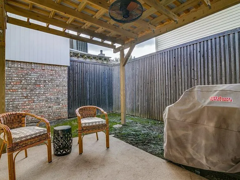412 San Mateo Dr — Photo 11