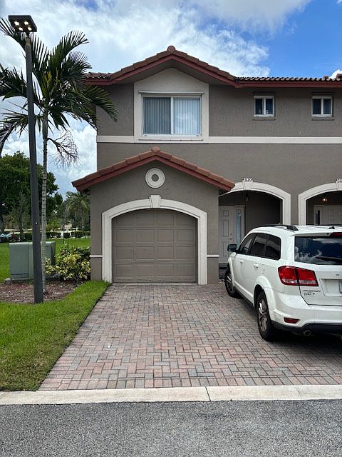 1st image of 3120 Coral Ridge Dr #3120