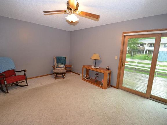 4th image of 305 2nd St N
