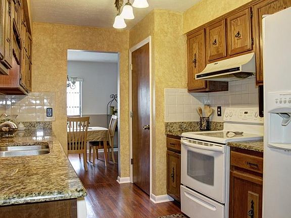4th image of 7201 Woodbrook Dr