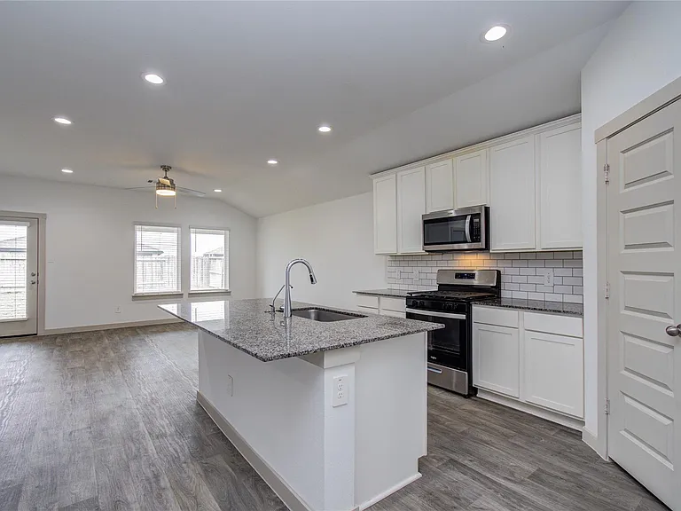 10602 Great Basin Dr — Photo 14