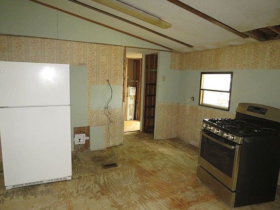 3rd image of 2136 Plantation Forest Dr