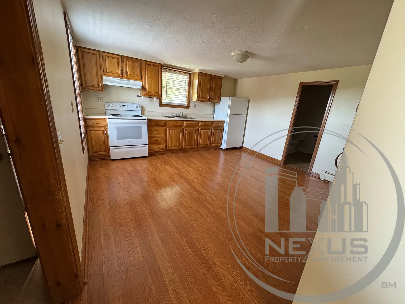 3 bed, 1050 sqft, $1,700 — Photo 2