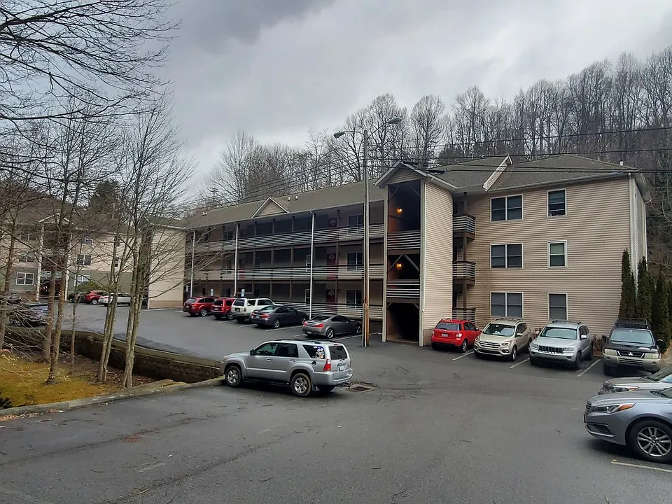 Highland Woods II - 3bd/3ba: Upscale Student-Living! Minutes To Downtown Boone and ASU!