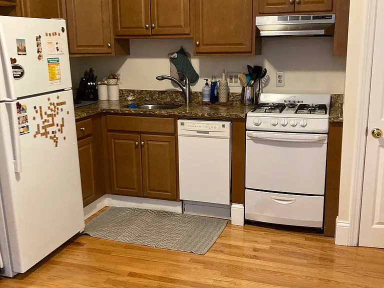41 Eden St #2 — Photo 5