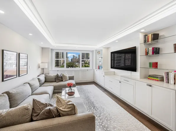 315 East 72nd Street 9H image 1 of 14