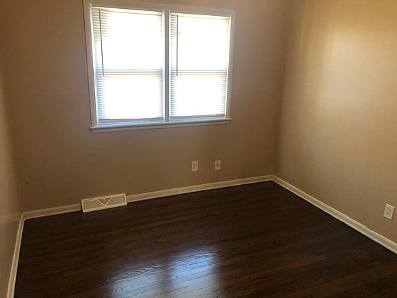 3rd image of 241 S 11th St