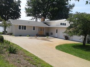 321 Ruddiman Dr, Muskegon, MI 49445