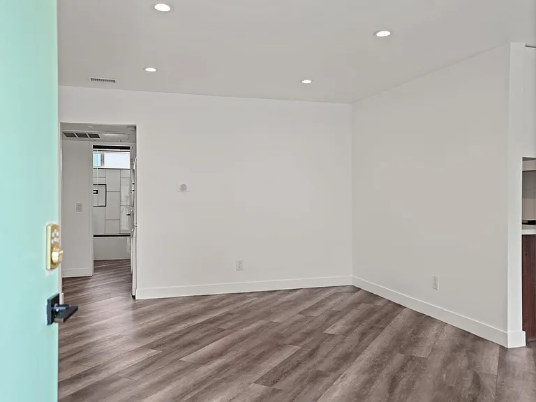 6307 Elgin Street Apartments — Photo 33