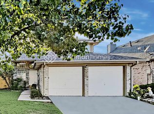 2030 Raven Ln, Lewisville, TX 75077