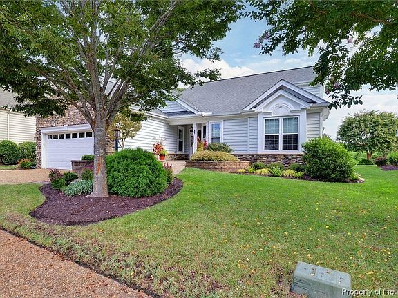 3rd image of 6612 Rexford Ln