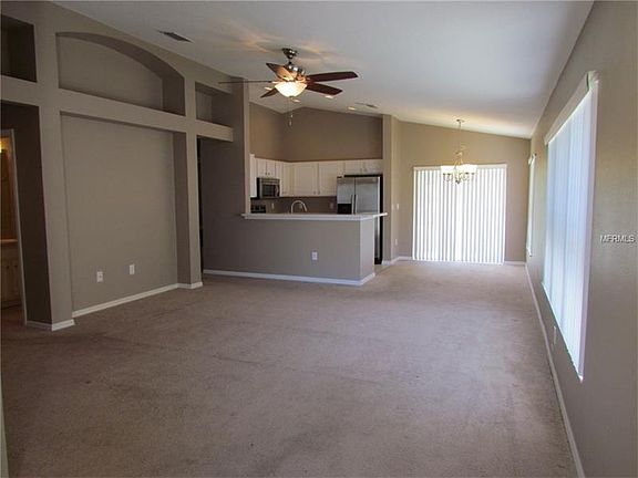 3rd image of 2821 Banyan Hill Ln