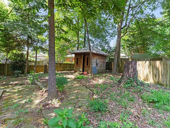 2nd image of 122 Berkley Dr