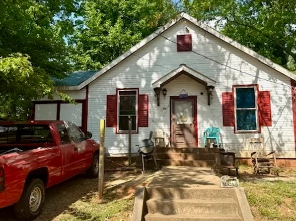 162 Falls Rd, Toccoa, GA 30577