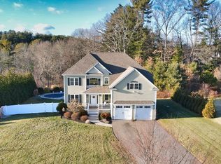 9 Brookfield Ln, Bellingham, MA 02019