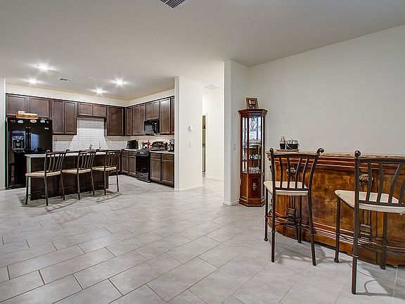 3rd image of 3120 N Medallion Ct