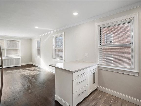 4th image of 744 Elm Ave #744E-03B