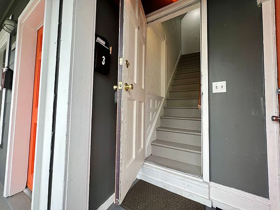 3rd image of 3138 SE Belmont St APT 3
