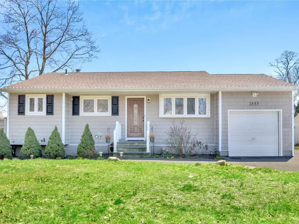 1835 Half Hollow Road, Dix Hills, NY 11746