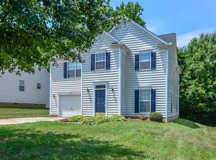 8624 Warwick Crest Ln, Charlotte, NC 28215