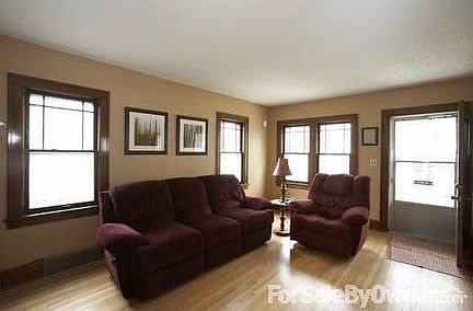 2nd image of 4223 20th Ave S