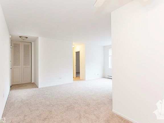 5th image of 2632 N Hampden Ct #914